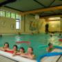 binnenzwembad op de camping