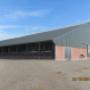 stal  met groene vlagroosters