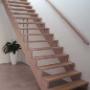 Moderne rechte eiken trap