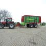 Trekker met opraapwagen