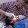 Orthodontist in actie