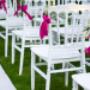 Verhuur witte trouwstoelen, weddingchairs, trouwopstelling ceremoniestoel. Huren voor je bruiloft in Noord Brabant, Gelderland, Limburg en de rest van Nederland en België
