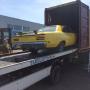 Auto lossen uit container