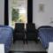 bed and breakfast bontebok heerenveen heeft 2 eenpersoons bedden.