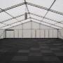 Tent met antraciet tegels