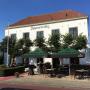Gezellig Terras met parasols