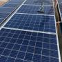 Het reinigen van zonnepanelen voor een hoger rendement