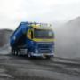haakarmauto met afzetsysteem