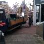 Het laden op de wagen.