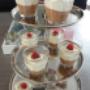 Buffet, glaasjes witte en bruine chocolademousse