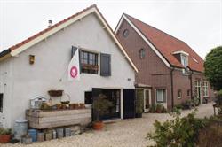 Bed and Breakfast LOTS4U