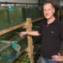 Door een bezoeker 03-11-2015 geüpload - Eigenaar Richard Bulters in het pand van Aquafizz