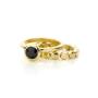 saffier en 14k geelgouden ring