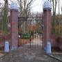 toegangspoort begraafplaats
