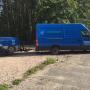 De bus met betonpomp