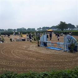 Rijvereniging en Ponyclub Veenruiters