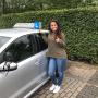 Maria is super blij omdat ze vandaag is geslaagd