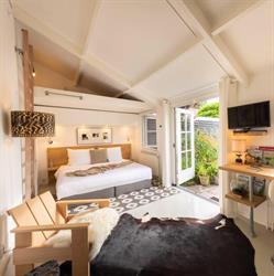 B&B Bed in Broek