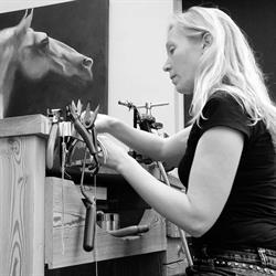 Goudsmid en Kunstschilder Janna van der Oord