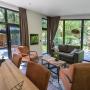 Travel & holiday homes