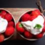 Champagne ontbijt met aardbeien