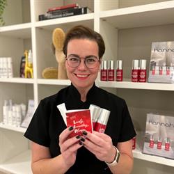 Cosmetics by Carolien