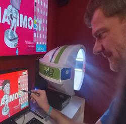 Klein 3D - Photobooth huren die van oor tot oor fotografeert