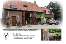 Het Weeltje Boomstambladen, Hangroldeuren, Oude meerpalen, Wagonplanken
