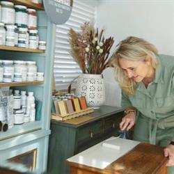 Amsterdam Vintage Style - Restyled Meubels & Fusion Mineral Paint Verf Stockist