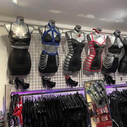 Moonheels high heels, boots & dresscodes