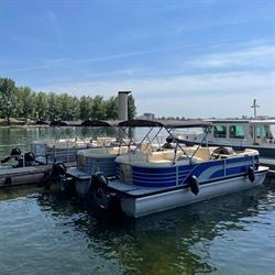 Lowlandsboats