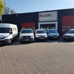 Brundel, Schilder-, behang- en spuitwerk