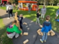 Buitenspeeldag met spellen en attracties