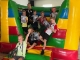 lasergame-kinderfeestje-groepsfoto-springkussen-westland